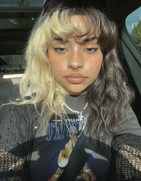 kwenpriv porn actress photo