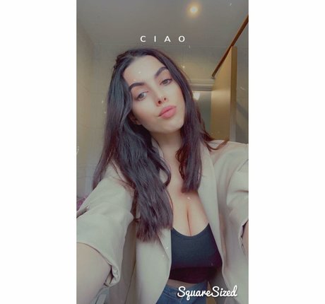 Chelsea Rowlinson xxx model photos