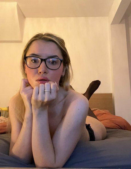 britishgrlnextdoor sexy pornstar picture