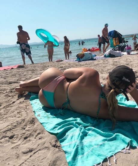 Alex Andrews star free photos