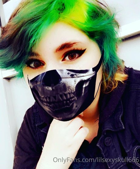 Skylar Rose Zombiez adult model pic