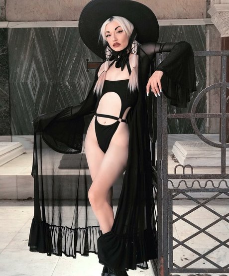 deathcandy model erotic image