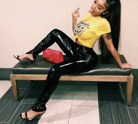 Realamarie model best pic