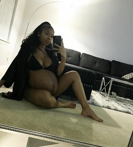 Realamarie model pretty image