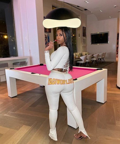 Realamarie model high quality pics