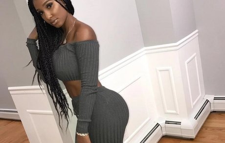 Realamarie sex star img