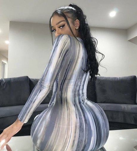 Realamarie star perfect pic