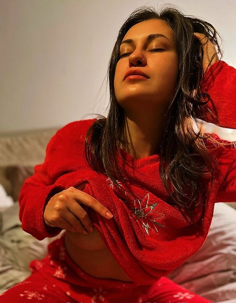 Demi Fray pretty model pics