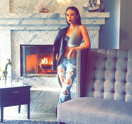 Janel Parrish model pornographic picture