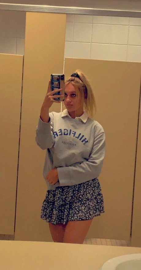 big tits nerd onlyfans free naked pic