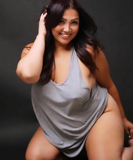 Aziastar model naked pics