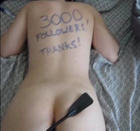 Slutsneeduse porn model picture