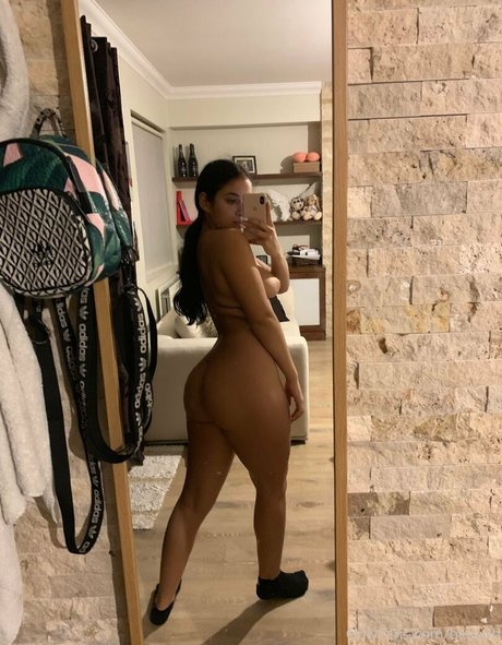 Bella Lagares Profile photo