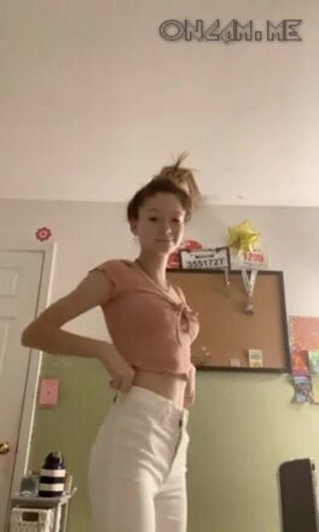 babylipss13 high quality actress photos