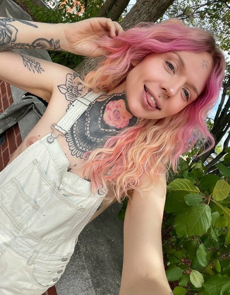 seannagene model nude pics