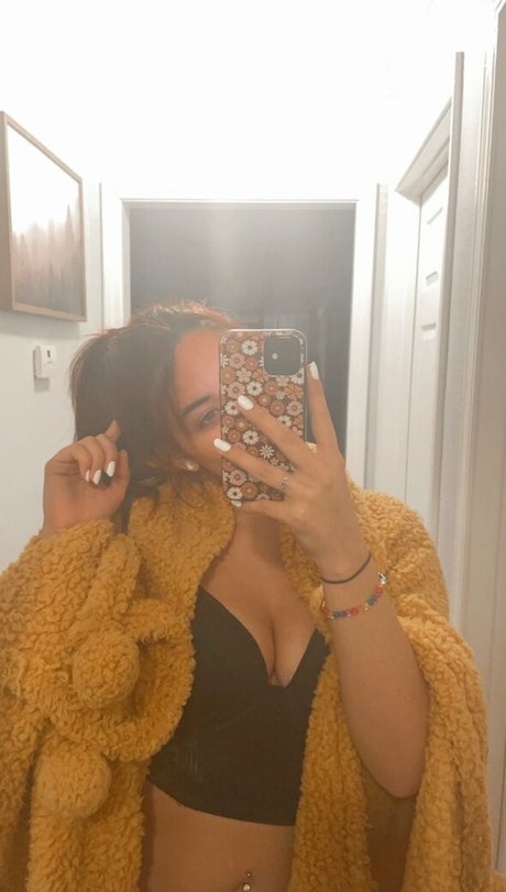 Rissaxtine sex star gallery