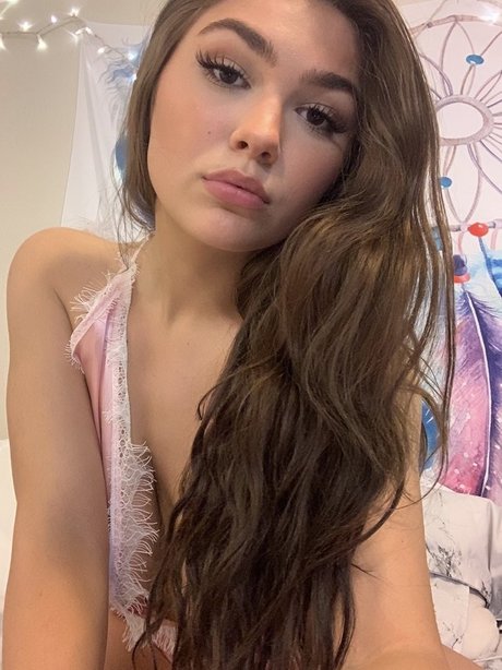 ariataylor star beautiful pictures