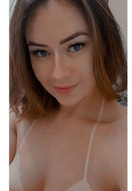 Fabricia Freitas art pornstar pictures