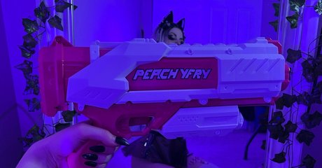 PeachyFry pornstar sex pictures