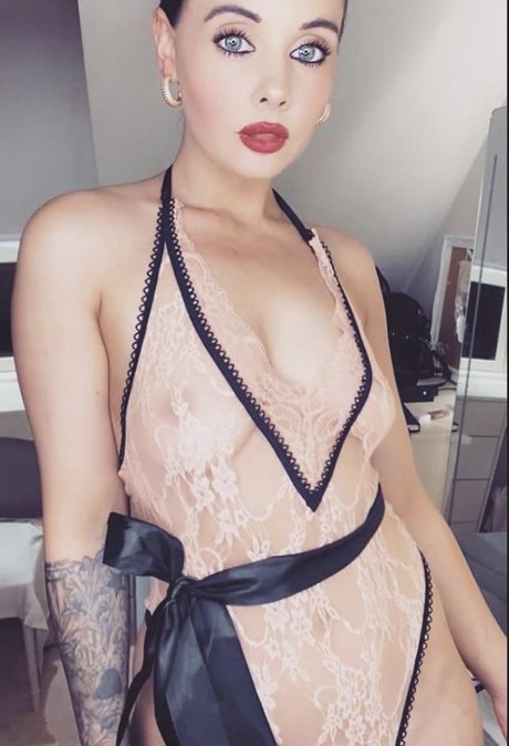 Sofloxy naked star pic