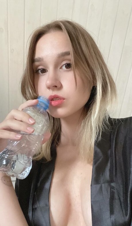 DollHole GrabFuck high quality actress img