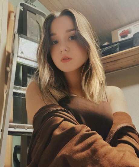 DollHole GrabFuck perfect star archive