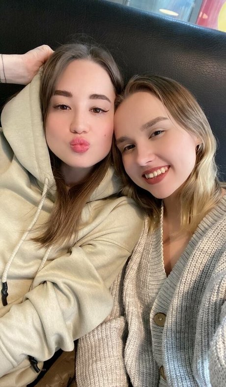 DollHole GrabFuck model pretty archive