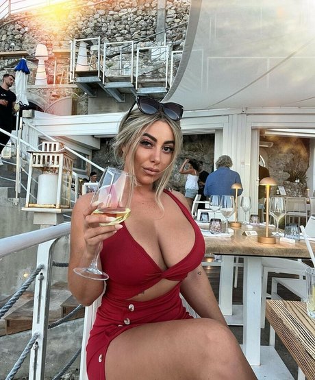 Fiona S adult model image