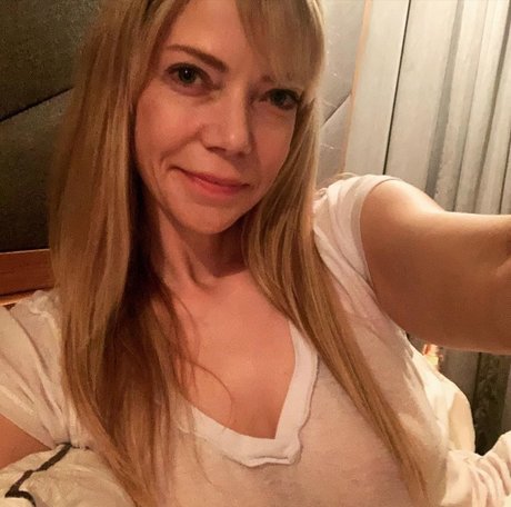 Riki Lindhome pornographic actress gallery
