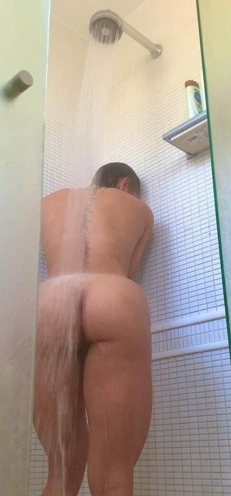 Karen Feaz model image