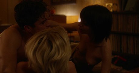 Kate Micucci star sexy photos