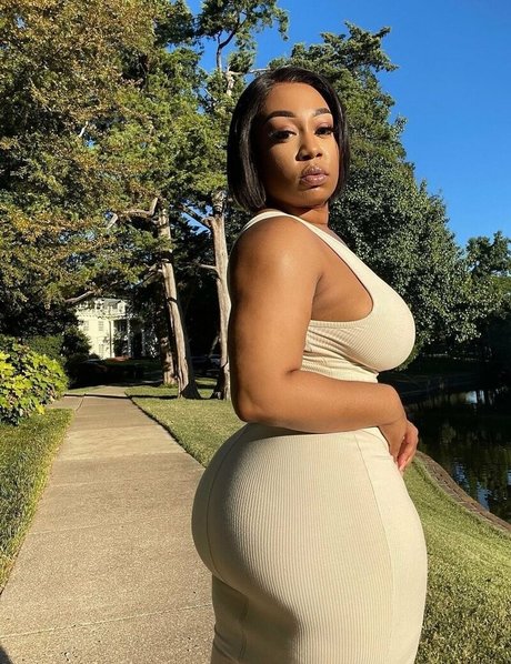 brittney tonee exclusive star image