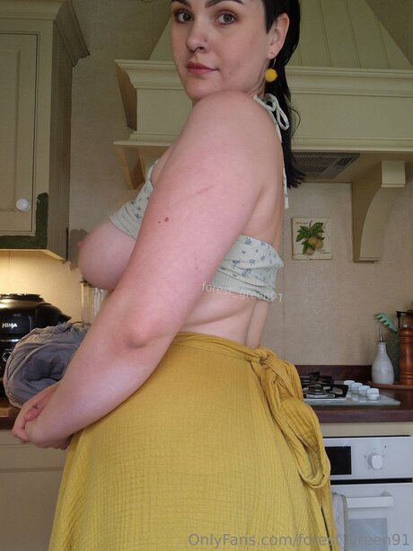 forest green91 hd pornstar image