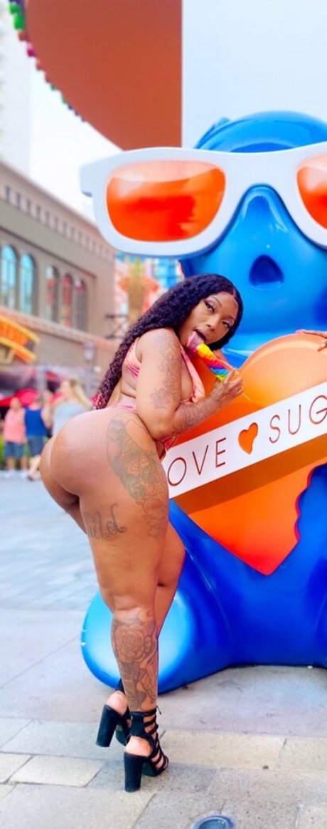 Summerntae erotic model pic