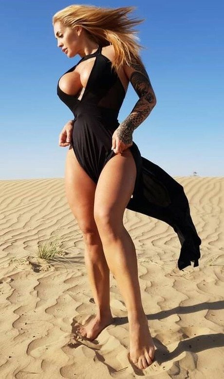 Victoria Lomba model sexy archive