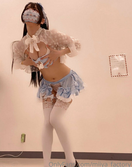 moms onlyfans art nude photo