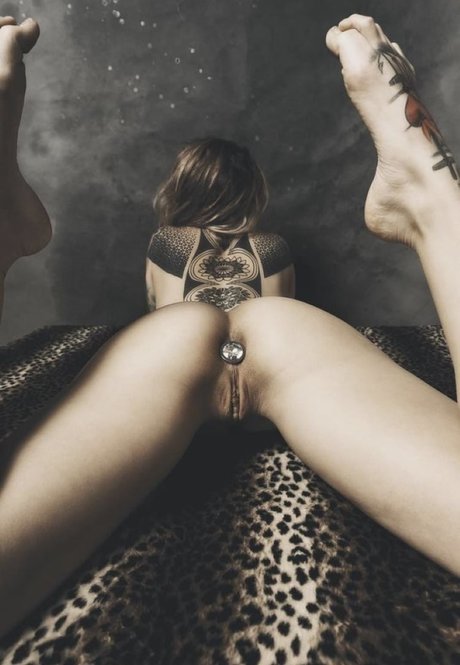 Lisa Rocketcock naked pornstar image