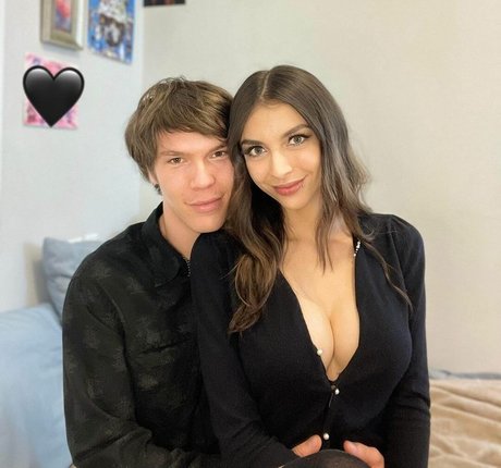 ChloeNight beautiful actress pics