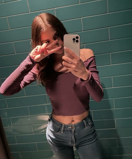 ChloeNight adult model photos