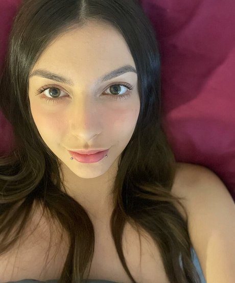 ChloeNight star erotic pic