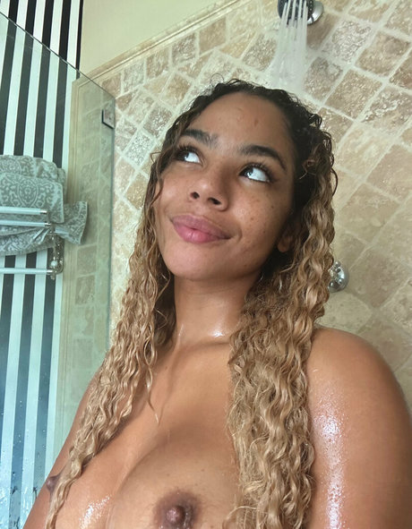 Helayna Marie model pretty archive