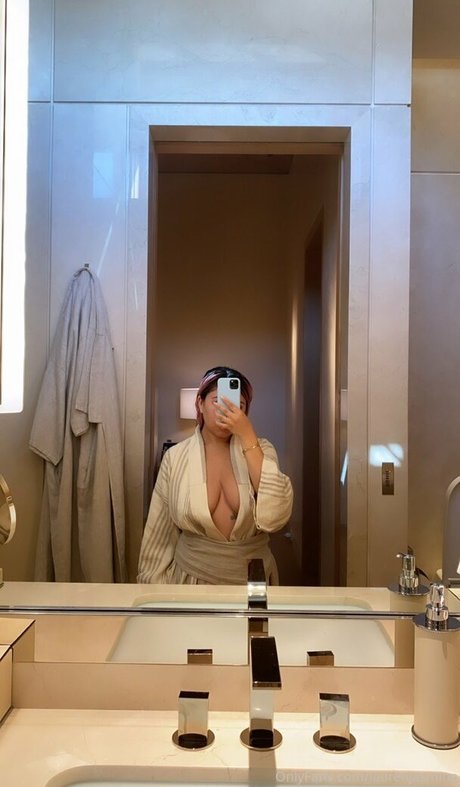 sexy mom onlyfans pretty images