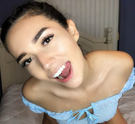 Sam Slayre hot star picture