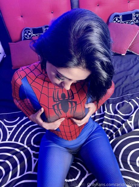 Ariadna Lorenzana pretty star pic