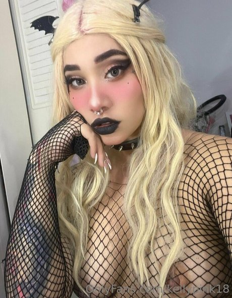 kellypink18 naked model photo