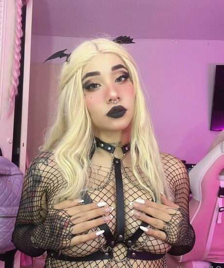 kellypink18 model naked image