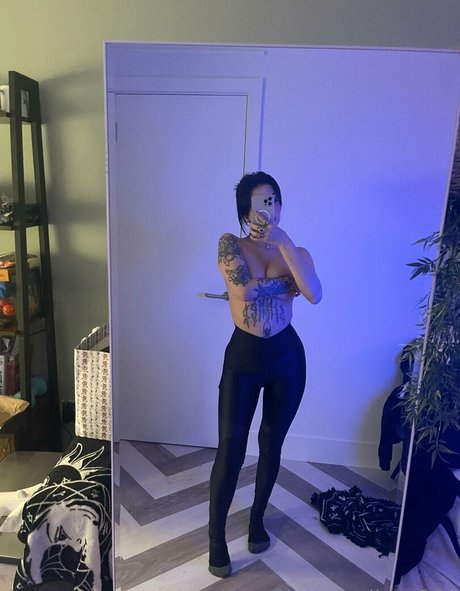 Redimp666 model erotic photos