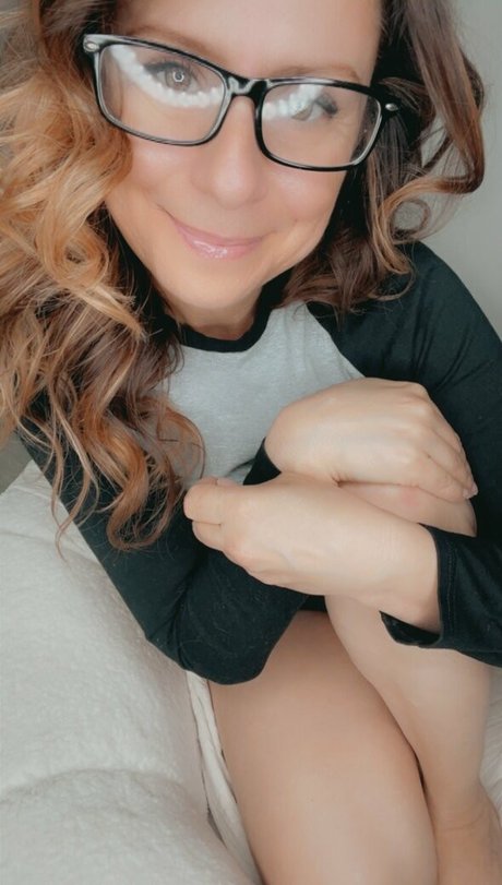 Sweettonii sexy actress pics