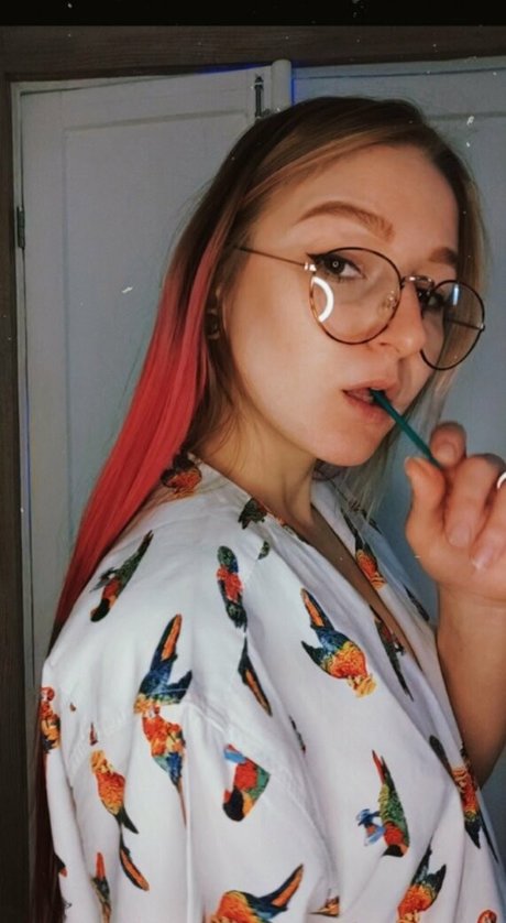 Lana Delmar pretty pornstar galleries