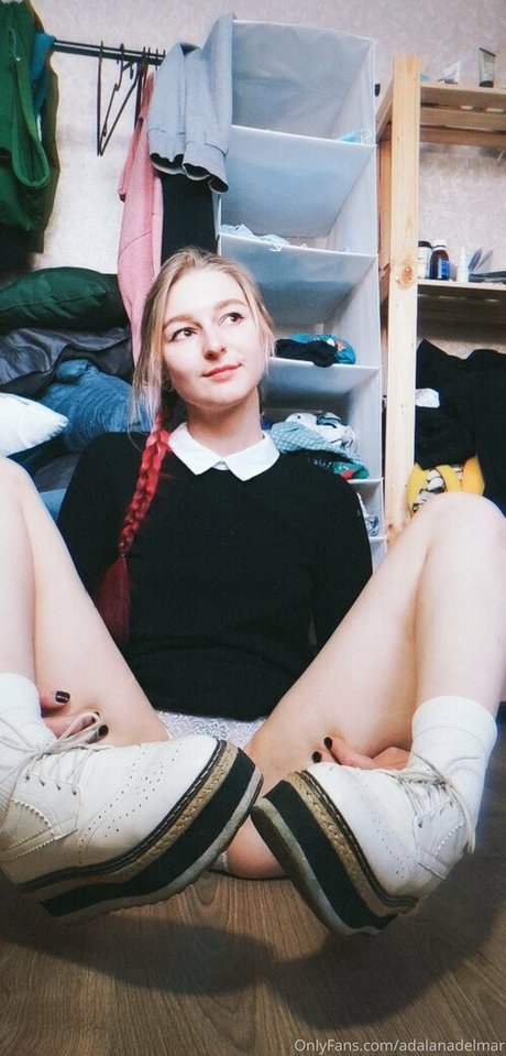 curvy muscle onlyfans erotic image